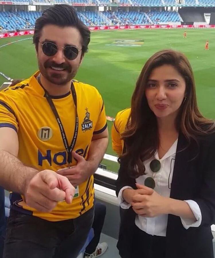 Hamza Ali Abbasi & Mahira Khan in Dubai To Support Peshawar Zalmi