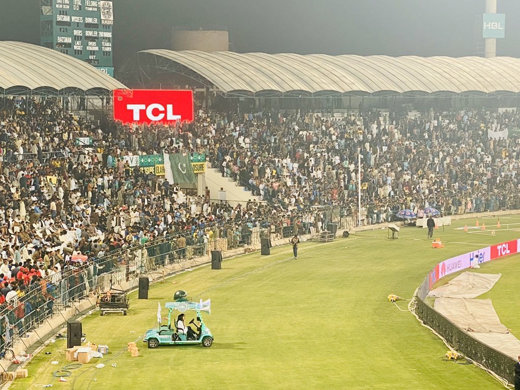 House Full In Multan Cricket Stadium In Yesterday Match