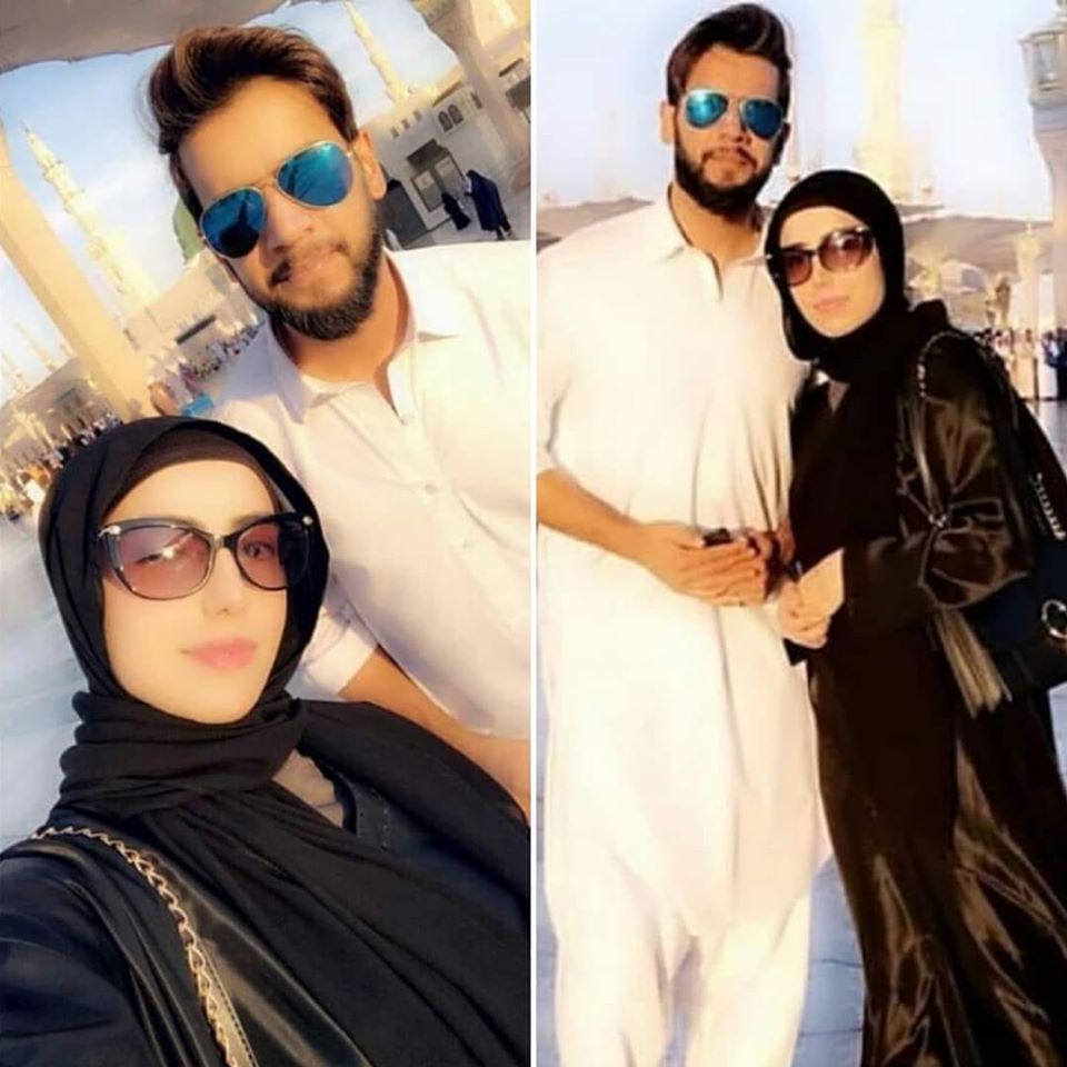 Imad Wasim Reaches Saudia Arab To Perform Umrah With His Wife