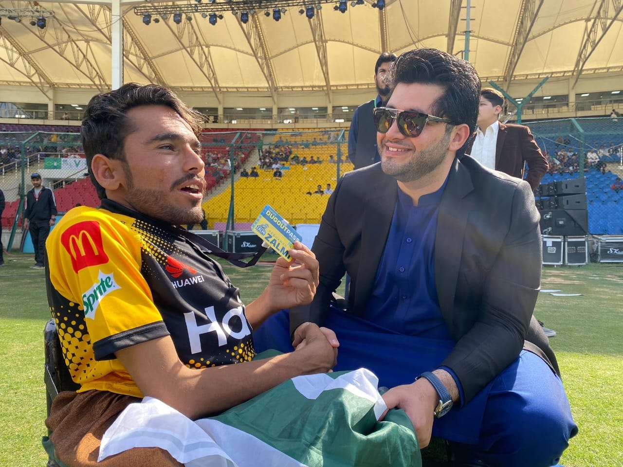 Javed Afridi Invites Special Fan Of Peshawar Zalmi At National Stadium Karachi