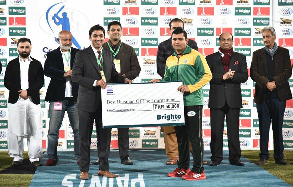 Kamran Akmal Awarded With Best Batsman Of The Tournament In National T20