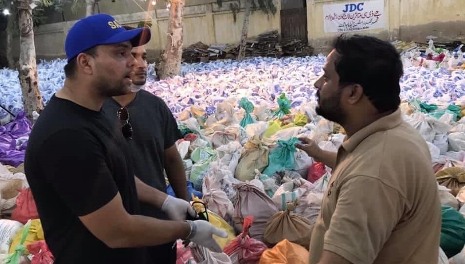 Khurram Manzoor Joins Rumman Raees At JDC Foundation To Help Needy People