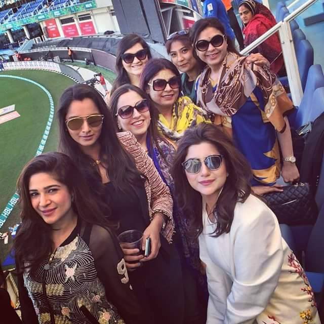 Ladies Party While Supporting Karachi Kings In PSL On Sunday