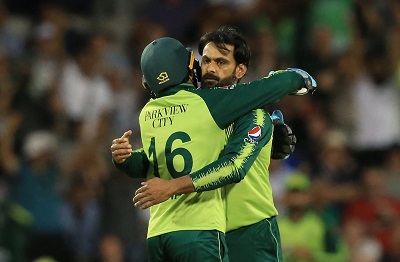 Match Winning Spell By Muhammad Hafeez In 2nd T20i