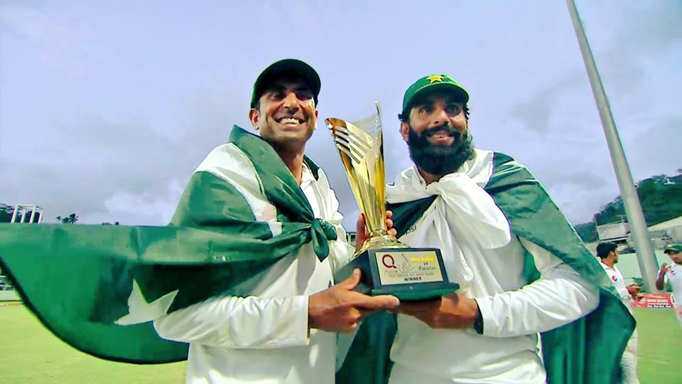 Misbah-Younis With The Trophy