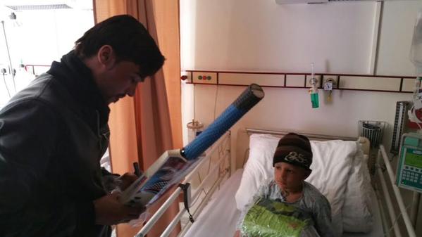 Mohammad Amir Autograph On Bat For Cancer Surviving Child
