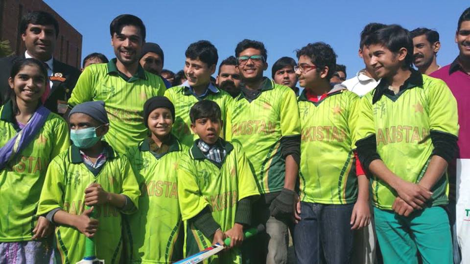 Mohammad Amir Visits Shaukat Khanum Memorial Cancer Hospital