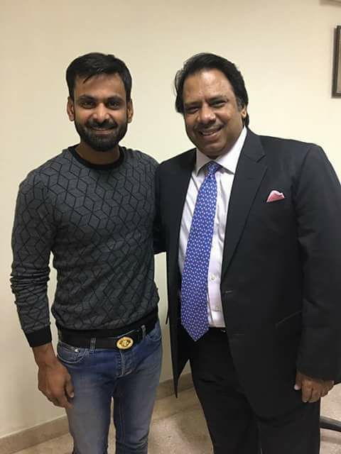 Mohammad Hafeez With His Childhood Hero Jahangir Khan