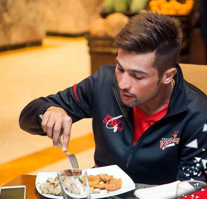 Muhammed Amir Enjoying His Lunch In Bangladesh