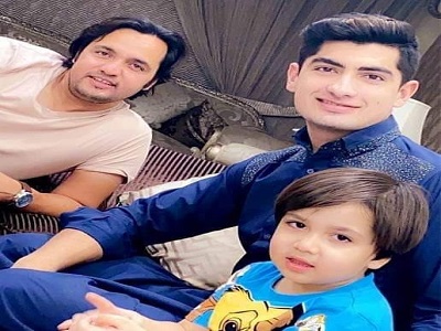 Naseem Shah With His Brother