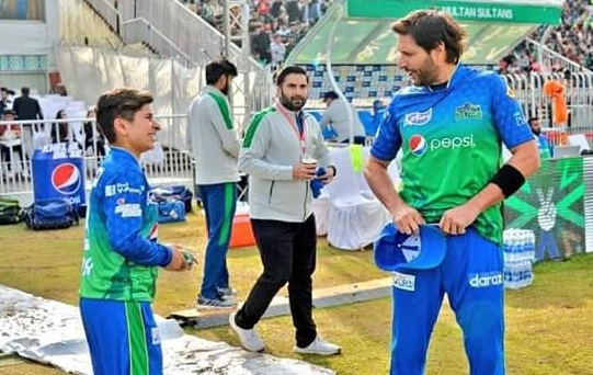Nida Dar With His Idol Shahid Afridi
