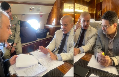 PM Shahbaz Conducts Meeting On Karachi Issues During Flight
