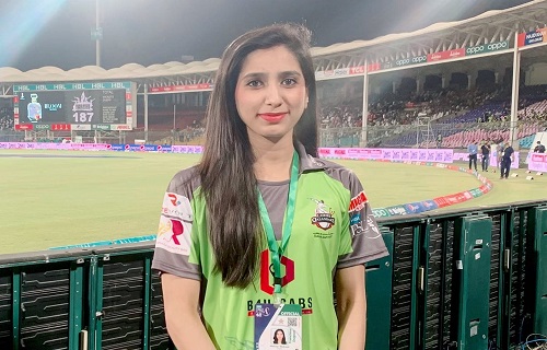 Pakistan Badminton Star Mahoor Shahzad Invited By Lahore Qalandars As Guest