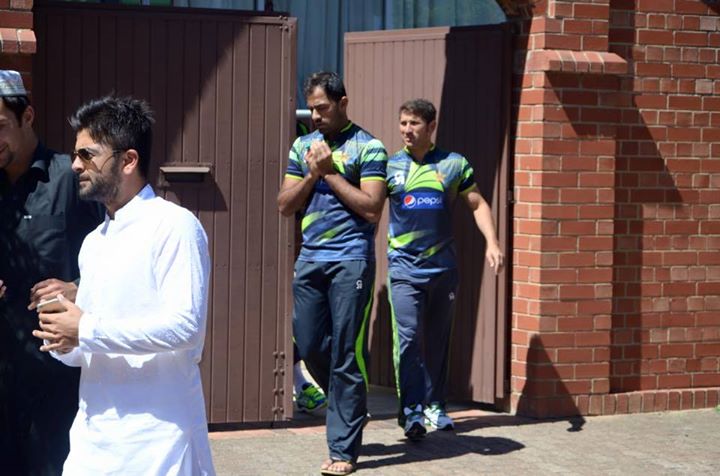 Pakistan Team Offer Jumma Prayer