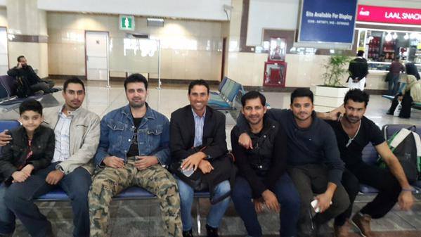 Pakistani Cricketers At Lahore Airport With Asad Malik