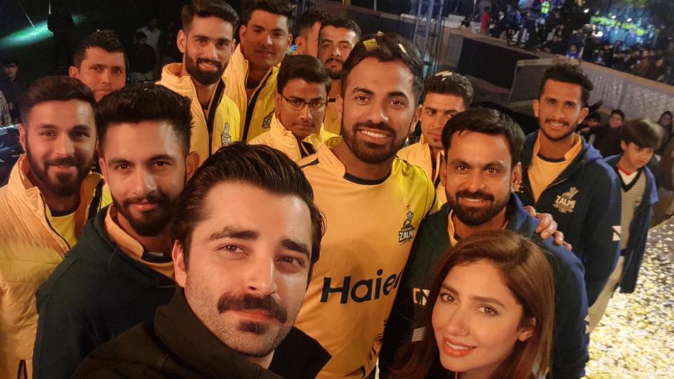 Peshawar Zalmi's Squad With Mahira Khan & Hamza Abbasi