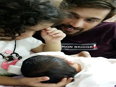 Picture Of The Day, Muhammad Amir With His Cute Daughters