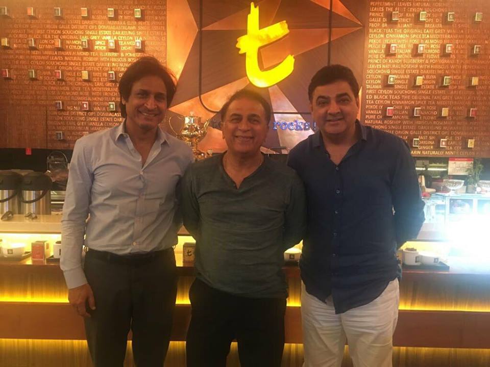 Ramiz Raja With Sunil Gavaskar At Ibn e Batuta Mall