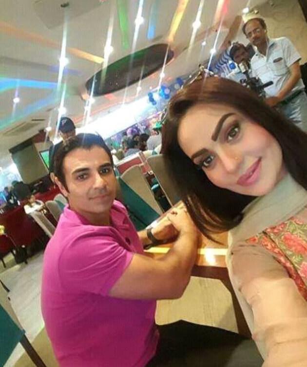 Sadia Imam With Cricketer Salman Butt