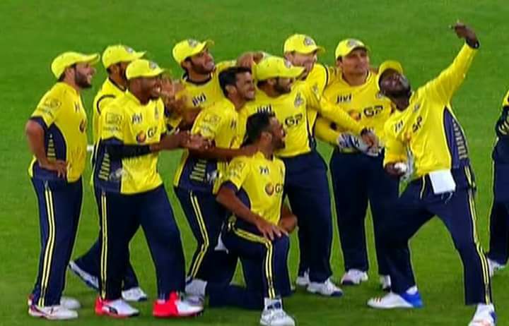 Sammy Taking Selfie With His Team Mates