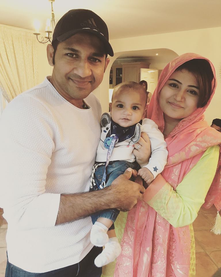 Sarfraz Ahmed With His Family Celebrating Independence Day