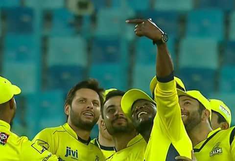 Selfie Tou Banti Hai