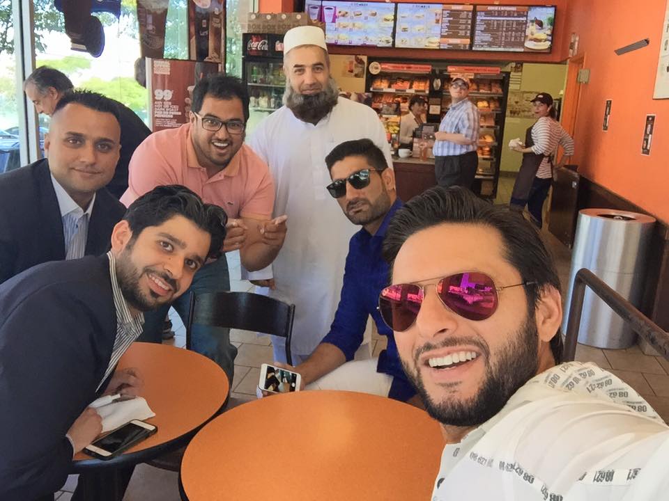 Shahid Afridi Breakfast Selfie in NY