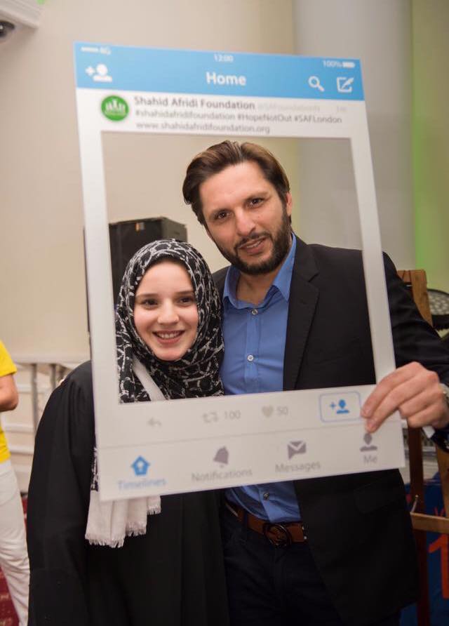 Shahid Afridi Clicked With His Daughter