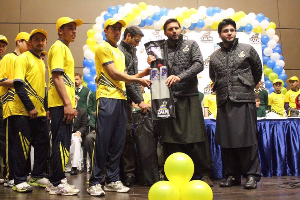 Shahid Afridi To fly Out 150 APS Students For Pakistan Super League