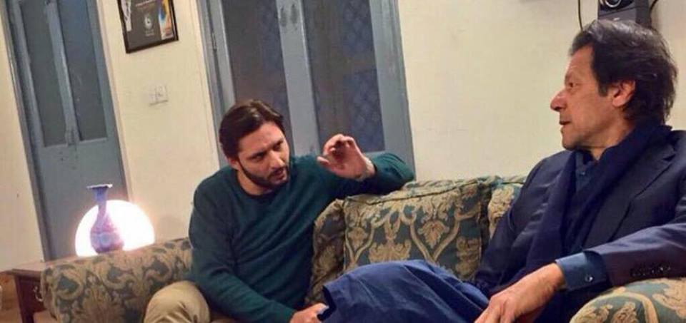 Shahid Afridi Visited Imran Khan To Congratulate Him On Wedding