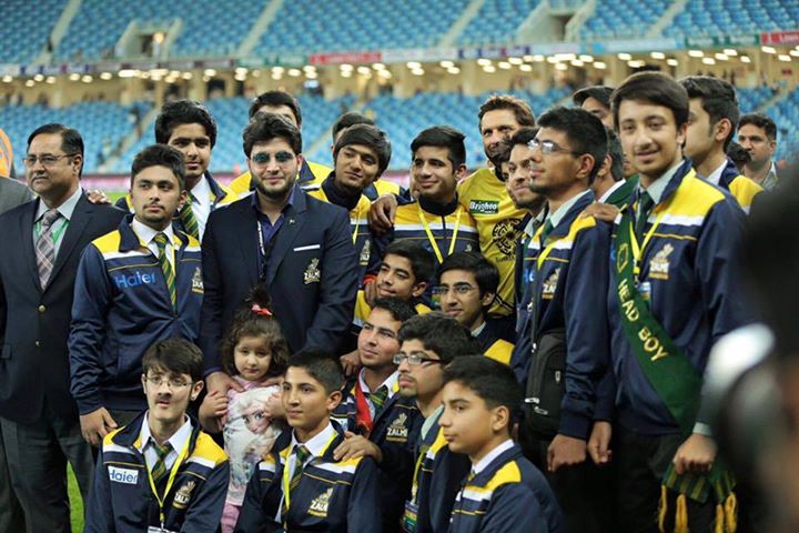 Shahid Afridi With Army Public Students