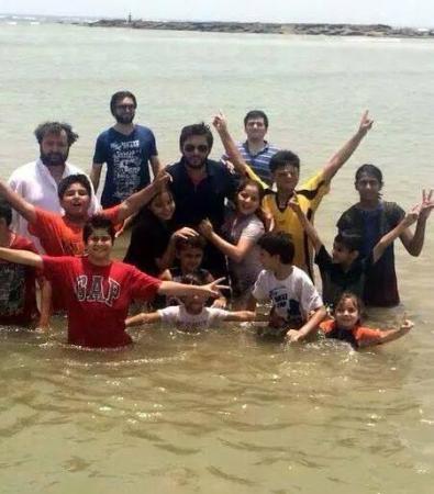 Shahid Afridi With Family Enjoying Summer
