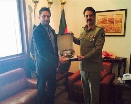 Shahid Afridi With Raheel Sharif On Inaugurate Cricket Ground In Khyber Agency