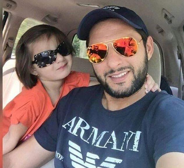 Shahid Afridi With His Daughter