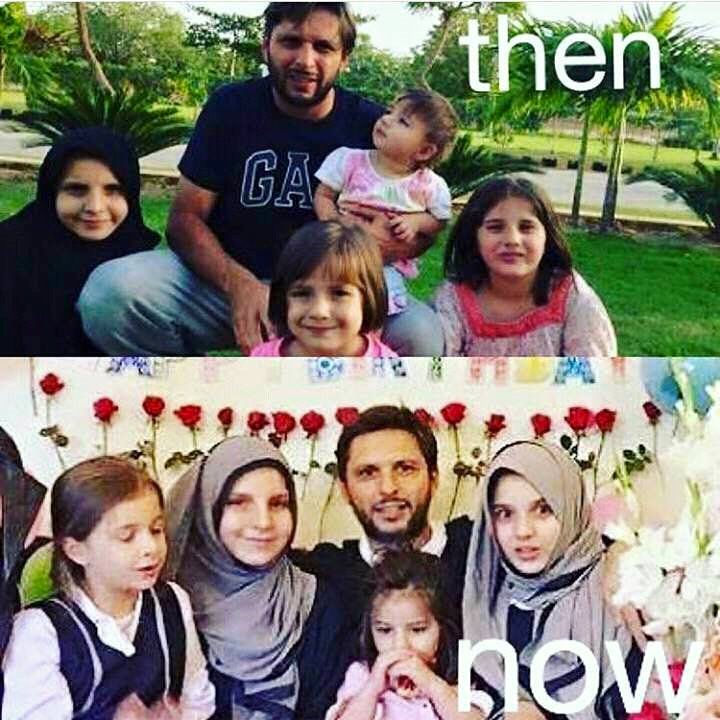 Shahid Afridi With His Family