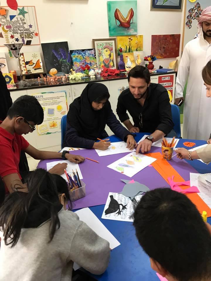 Shahid Afridi With Special Children In Dubai