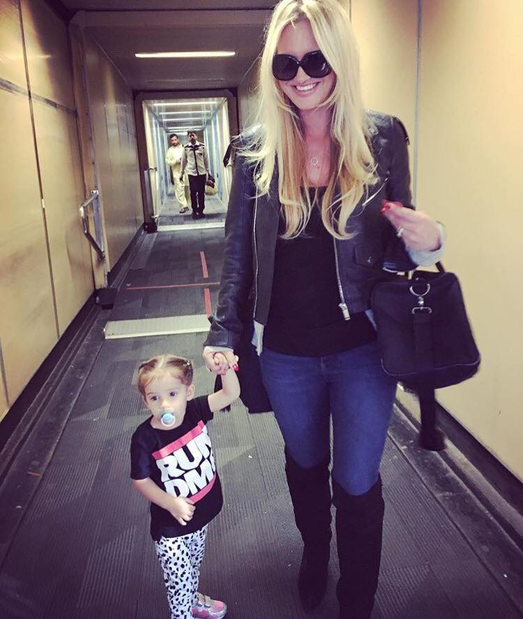 Shaniera Akram With Her Daughter Heading Off To PSL