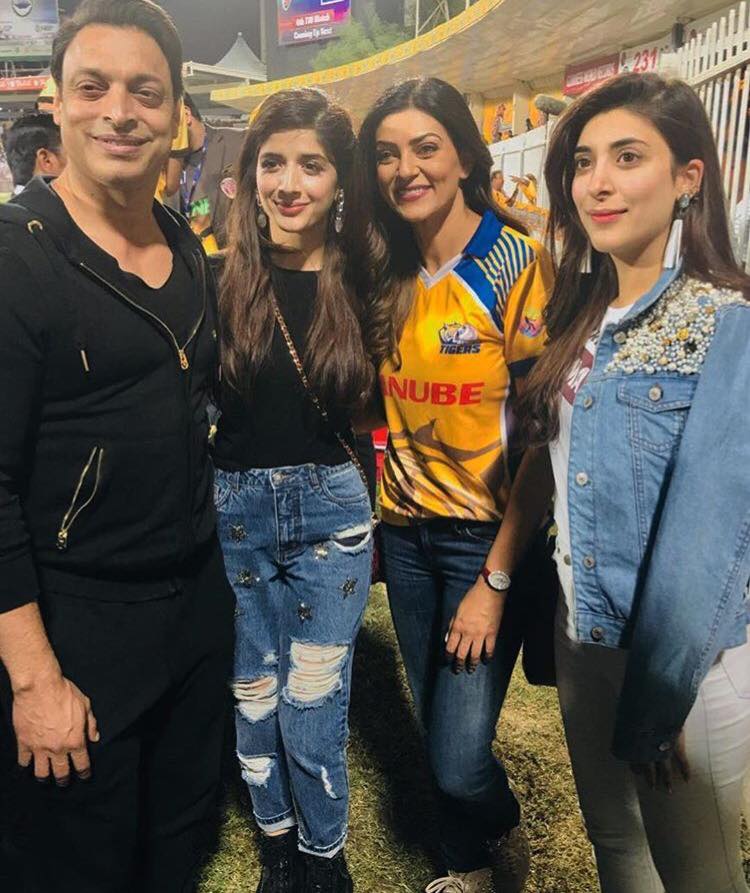 Shoaib Akhtar Along With Mawra, Urwa & Bollywood's Sushmita Sen At T10 Cricket League