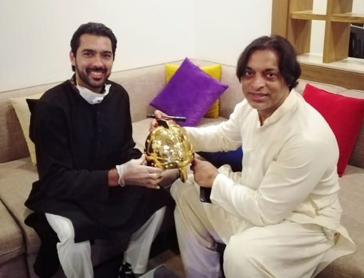 Shoaib Akhtar Donates His Helmet To Aisam Ul Haq Foundation, He Won It In IPL Representing Kolkata Knight Riders