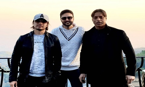 Shoaib Akhtar Meets Ali Zafar At Monal, Islamabad