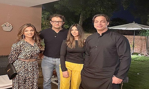Shoaib Akhtar Meets His Old Friends For Dinner In Islamabad