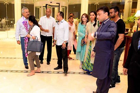 Shoaib Malik And Sania Mirza With Zaheer Abbas in Colombo