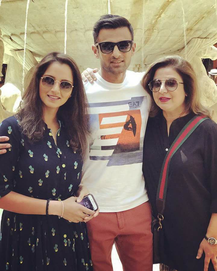 Shoaib Malik With Sania Mirza & Farah Khan