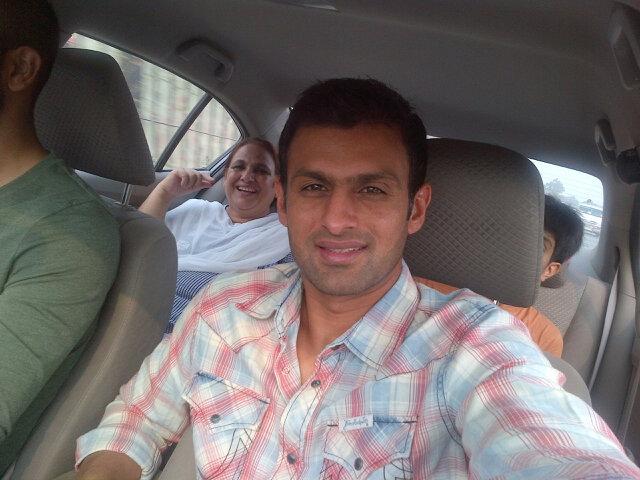 Shoiab Malik With Family On Eid Days