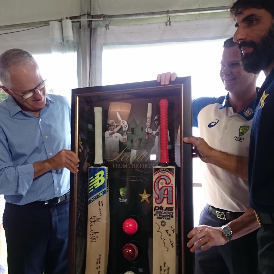 Steven Along With Misbah Presenting A Souvenir To The Australian Prime Minister