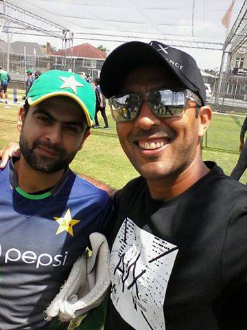 Tennis Star Aisam-ul-Haq Clicked Selfies With The Cricketers