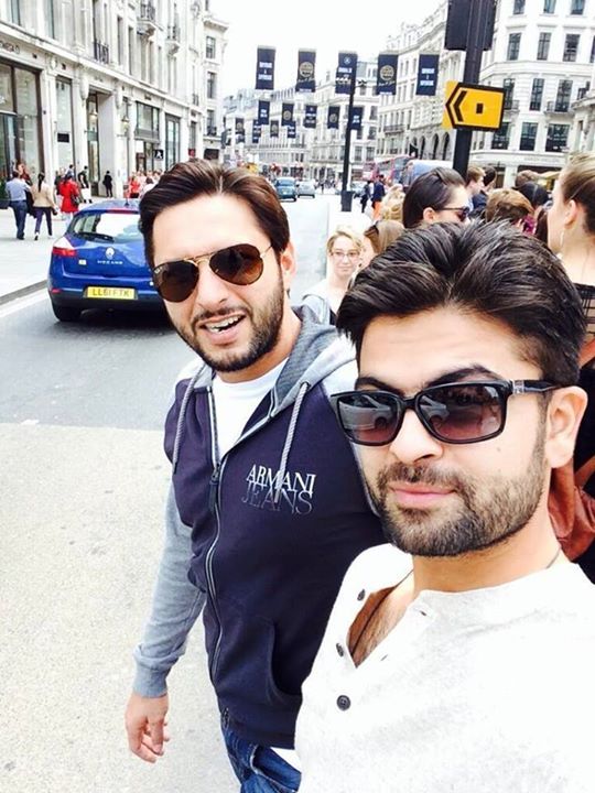 Two Heroes of Pakistan Cricket Team