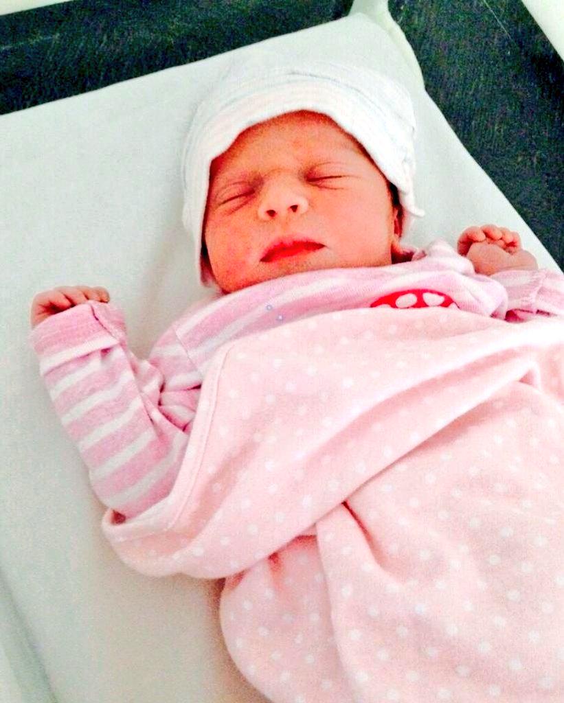 Wasim Akram And Shaniera Blessed With Baby Girl Aiyla Akram