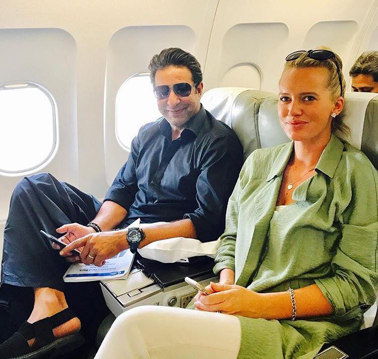 Wasim Akram & Shaniera Akram On Route To Lahore