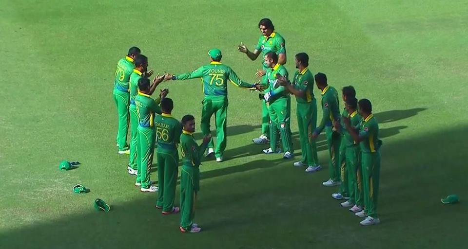 Younis Khan Gets Guard of Honour In His Final ODI